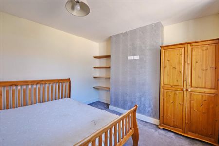 6 bedroom semi-detached house to rent - Photo 2