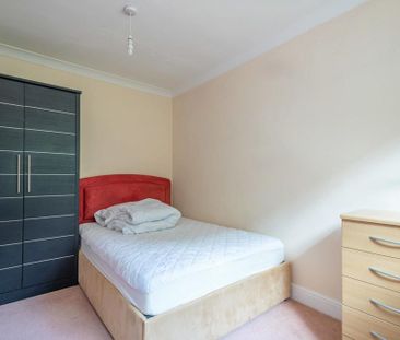 1 bedroom ground floor flat to rent - Photo 3