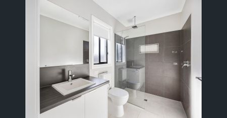 7 Zircon Street, Alfredton, Vic 3350 - Photo 2