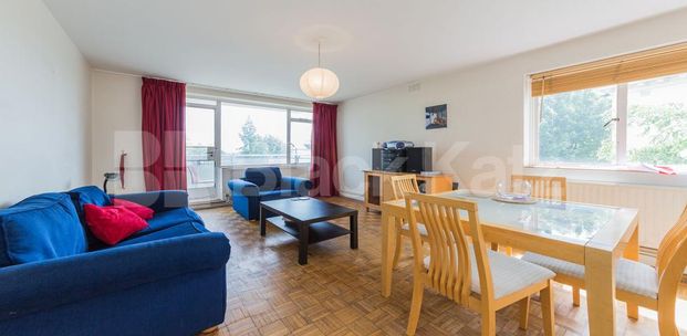 Fantastic spacious two bed mins to tube & shops - Photo 1