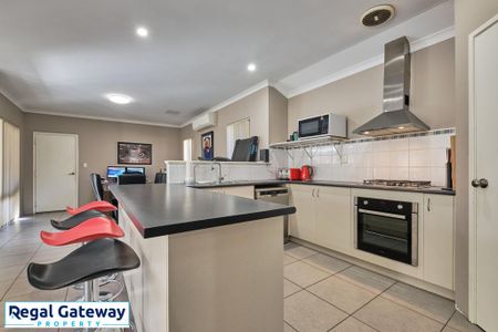 13 Observatory Avenue, AUBIN GROVE WA 6164 - Photo 4