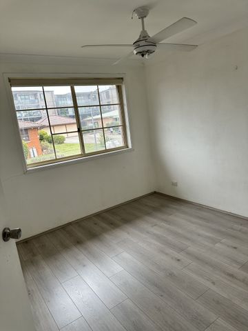 3 Bedroom Townhouse - Prime Position - Photo 3