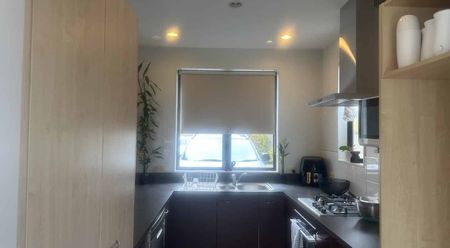Contemporary 3-Bedroom Townhouse for Rent in Northcross - Photo 3