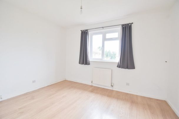 Shaw Drive, Walton-on-Thames, KT12 - Photo 1