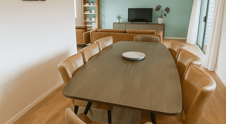 Great Location, 4 bedroom - Photo 2