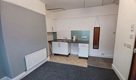 Studio to rent - Photo 2