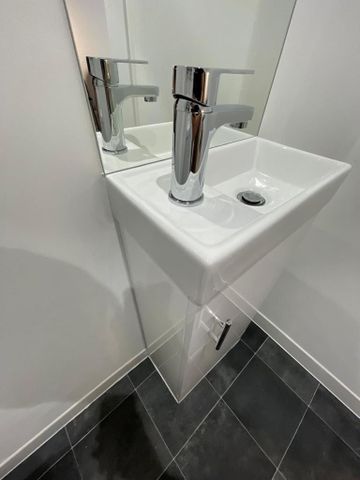 8 bedroom house of multiple occupation to rent - Photo 5