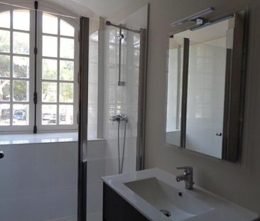 Location Appartement 2 pièces 46m² DRAGUIGNAN 83300 - Photo 2