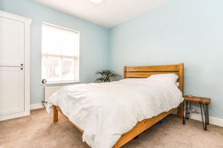 2 Bed Terraced House, Sovereign Road, CV5 - Photo 4