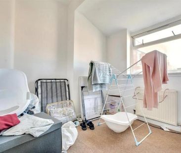 2 bedroom end of terrace house to rent - Photo 1