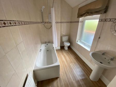 2 bedroom terraced house to rent - Photo 5