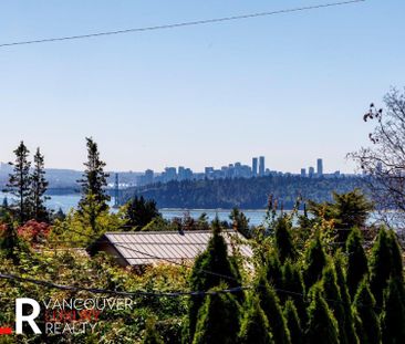 House in West Vancouver, BC - Photo 5