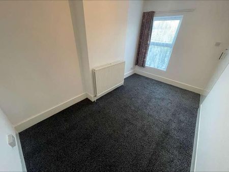 Lovely Three Bedroom House - Close To Town - Lu - Stanley Street, LU1 - Photo 4