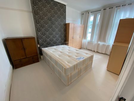 Room in a Shared House, Ivy Road, NW2 - Photo 2