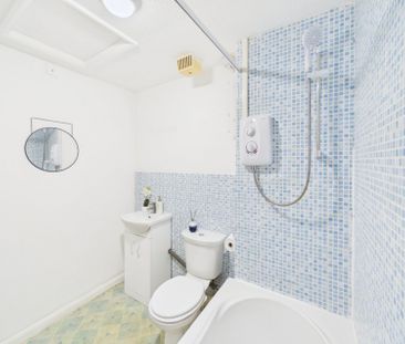 Edgell Road, Staines-upon-Thames, Surrey,TW18 - Photo 6