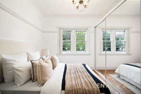 Large Three Bedroom House - Photo 4