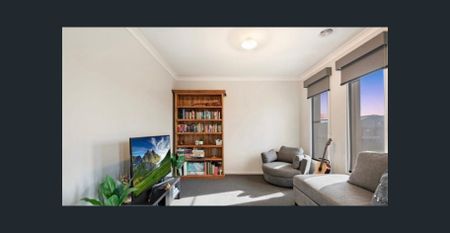 Modern 4-Bedroom Family Home in the Heart of Clyde - Photo 3