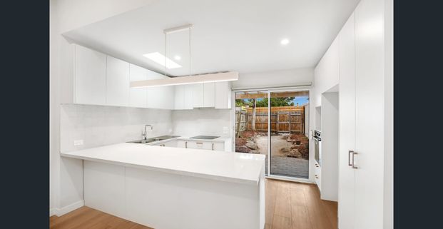 RENOVATED 2 BEDROOM HOME IN BRUNSWICK - Photo 1