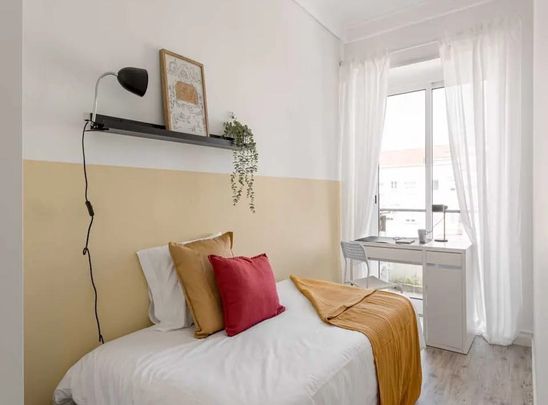 Avenida da Igreja, Lisbon, Lisbon 1700-236 - Photo 1