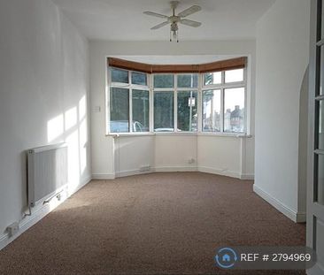 3 bedroom semi-detached house to rent - Photo 2