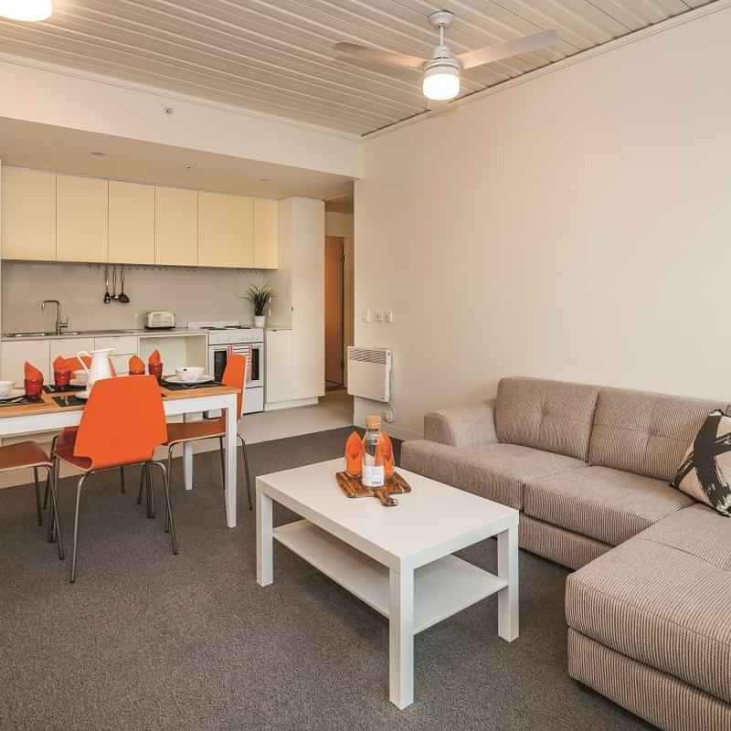 4 Bedroom Apartment - Photo 1