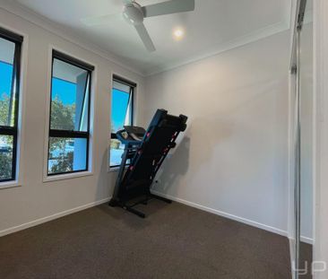 Where grown-up practicality meets “weekend-ready” personality - Photo 5