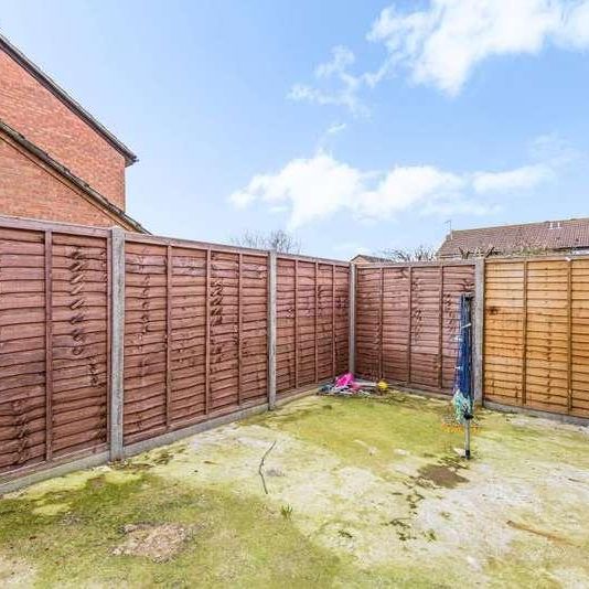 Lambourne Avenue, Aylesbury, HP21 - Photo 1