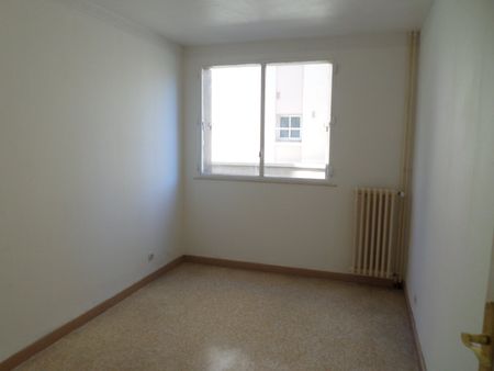Location Appartement 4 pièces 81m² MONTPELLIER 34000 - Photo 4