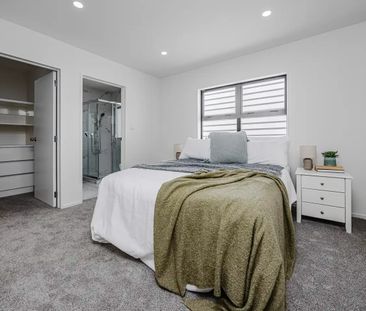 PAPAKURA, 4 BEDROOMS - Photo 4