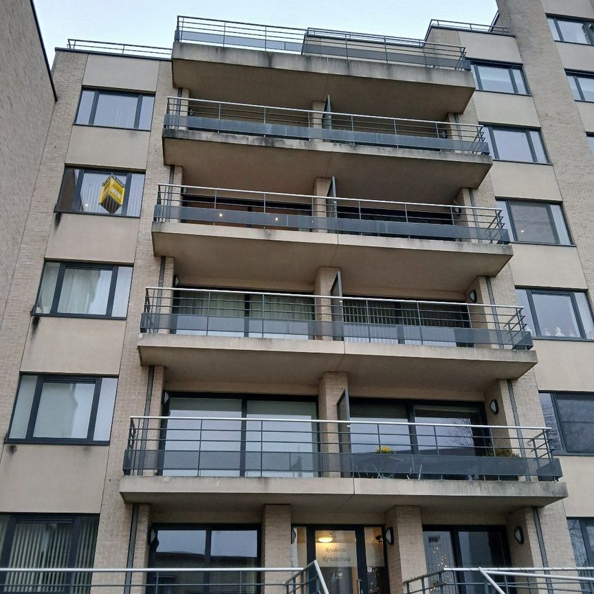 Appartement met 2 ruime slaapkamer nabij Sint-Pietersstation - Foto 1