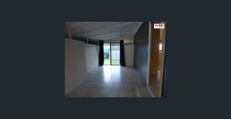 SPACIOUS FAMILY HOME IN PRIME MOUNT PLEASANT LOCATION - Photo 2