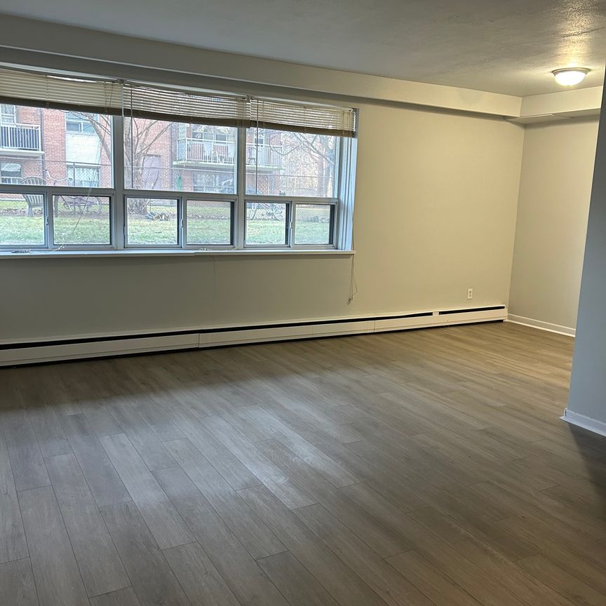 390 Guelph Line - Photo 1