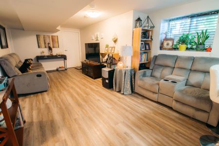 2 BEDROOMS LOWER UNIT IN ST. CATHARINES!!! - Photo 2