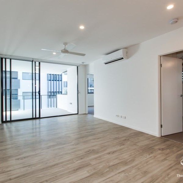 2 bed 2 bath - balcony avail 3/03/2026 - Photo 1