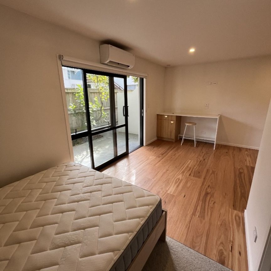 Luxury Ground Floor Studio Apartment - Photo 1