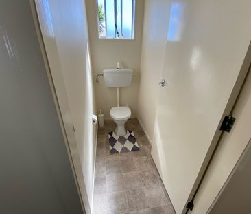 54 Churton Drive, Churton Park - Photo 3