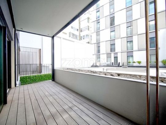 3 room luxury Apartment for rent in Lisbon - Photo 1