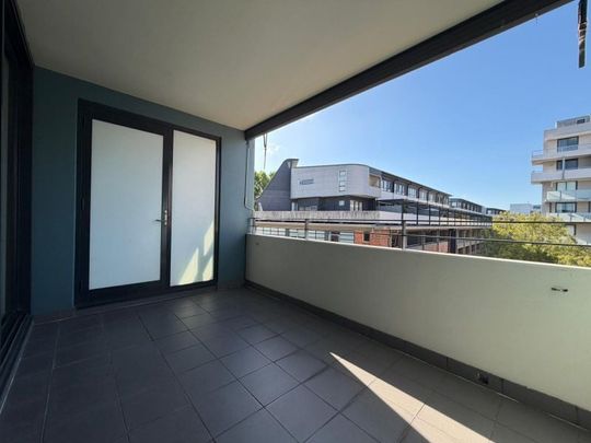 Stylish Living Sanctuary - 'Linc' - Photo 1