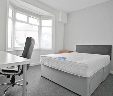 1 bedroom in a flat share to rent - Photo 1
