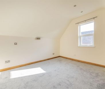 2 bed Apartment To Let - Photo 6