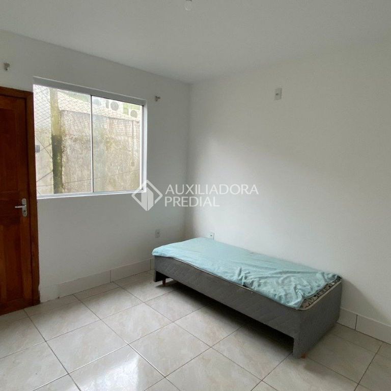 Casa com 3 quartos e 98m² para alugar em Carianos, Florianópolis. - Photo 1