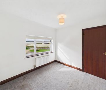 4 bedroom semi-detached house to rent - Photo 5