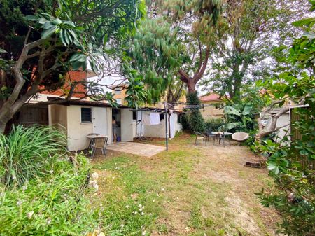 Bondi Beach - Photo 4