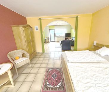 Helle Wohnung mit 2 Balkonen & Einbauküche – wahlweise möbliert! - Photo 4