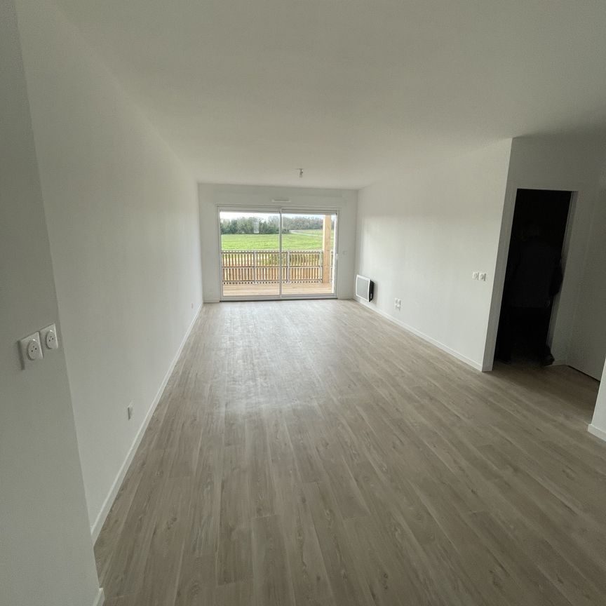 Location Appartement 3 pièces 68m² DOMPIERRE SUR MER 17139 - Photo 1