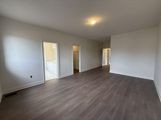 For Lease - 95 Boccella Crescent, Richmond Hill, Ontario - Photo 1