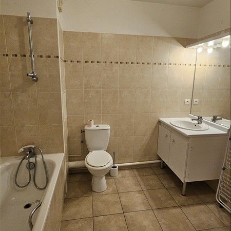 3 pièces - Meublé - 70,3 m² - 1er étage - Colocation non autorisée - Photo 1