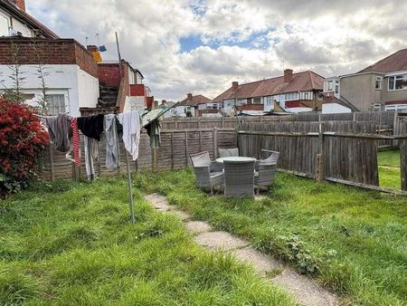 Everton Drive, Stanmore, HA7 - Photo 3