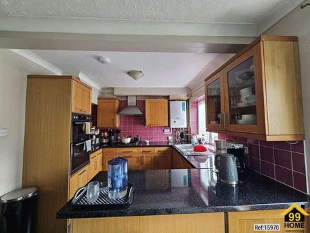 Worplesdon Road, Guildford, Surrey, GU2 - Photo 5