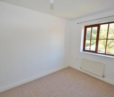 2 bedroom end of terrace house to rent - Photo 4
